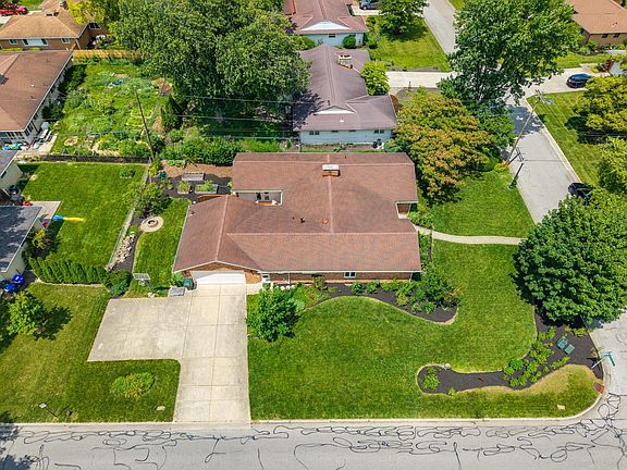 5th image of 1463 Wakefield Ct E