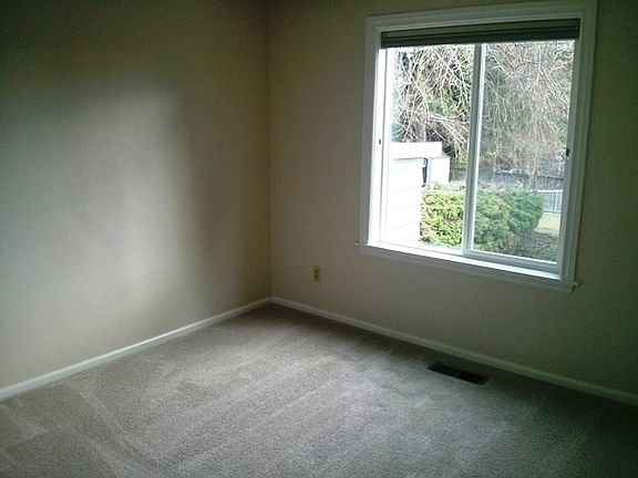 5th image of 11532 Corliss Ave N