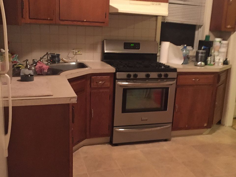 2nd image of 1723 Jarvis Ave