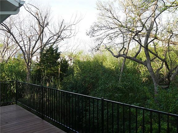 4th image of 3108 E 51st St #504