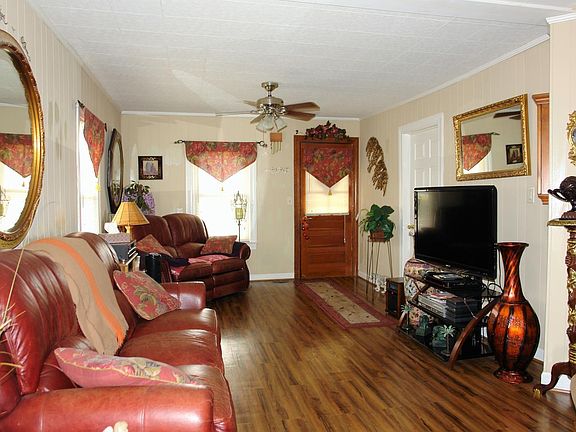 3rd image of 535 E Court St