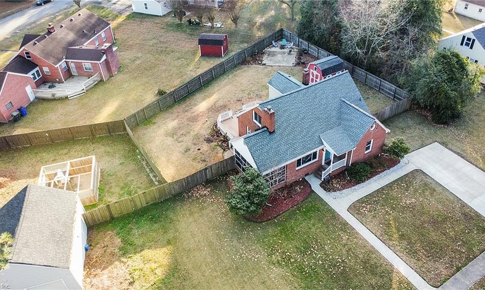 1st image of 3783 Trant Ave