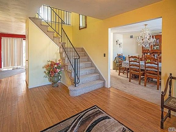 2nd image of 35 Apple Blossom Ln