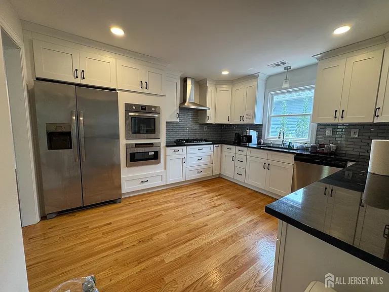 5 Hollywood St — Photo 7