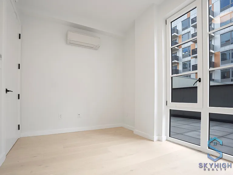 37-25 32nd St #5B — Photo 11