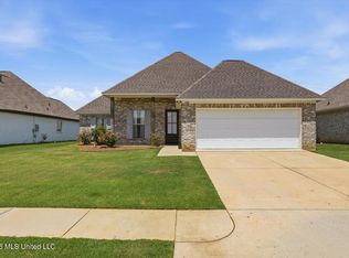 406 E Buttonwood Ln, Canton, MS 39046