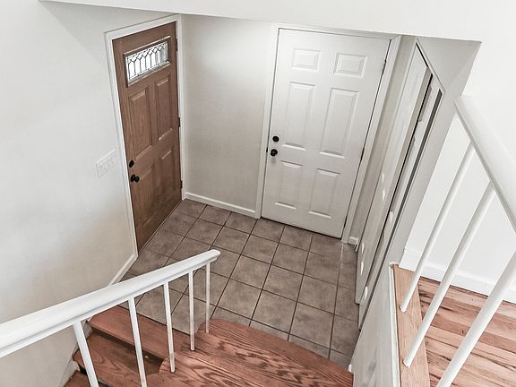 3rd image of 1421 Norwell Ln