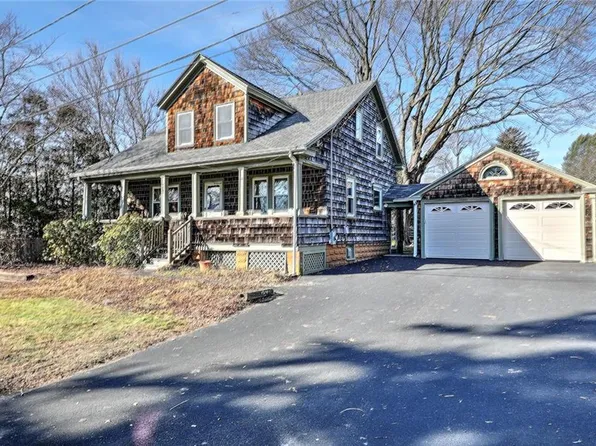 121 Mark Wood Dr, Barrington, RI 02806