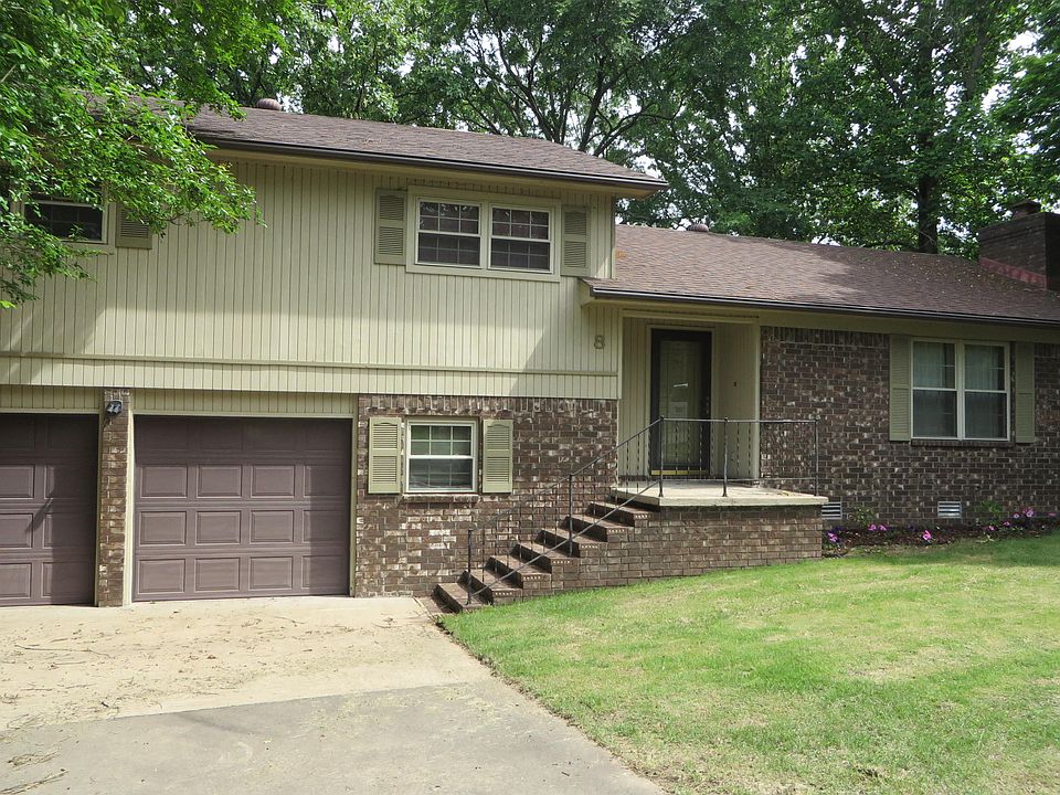 1st image of 8 Willow Oak Ln