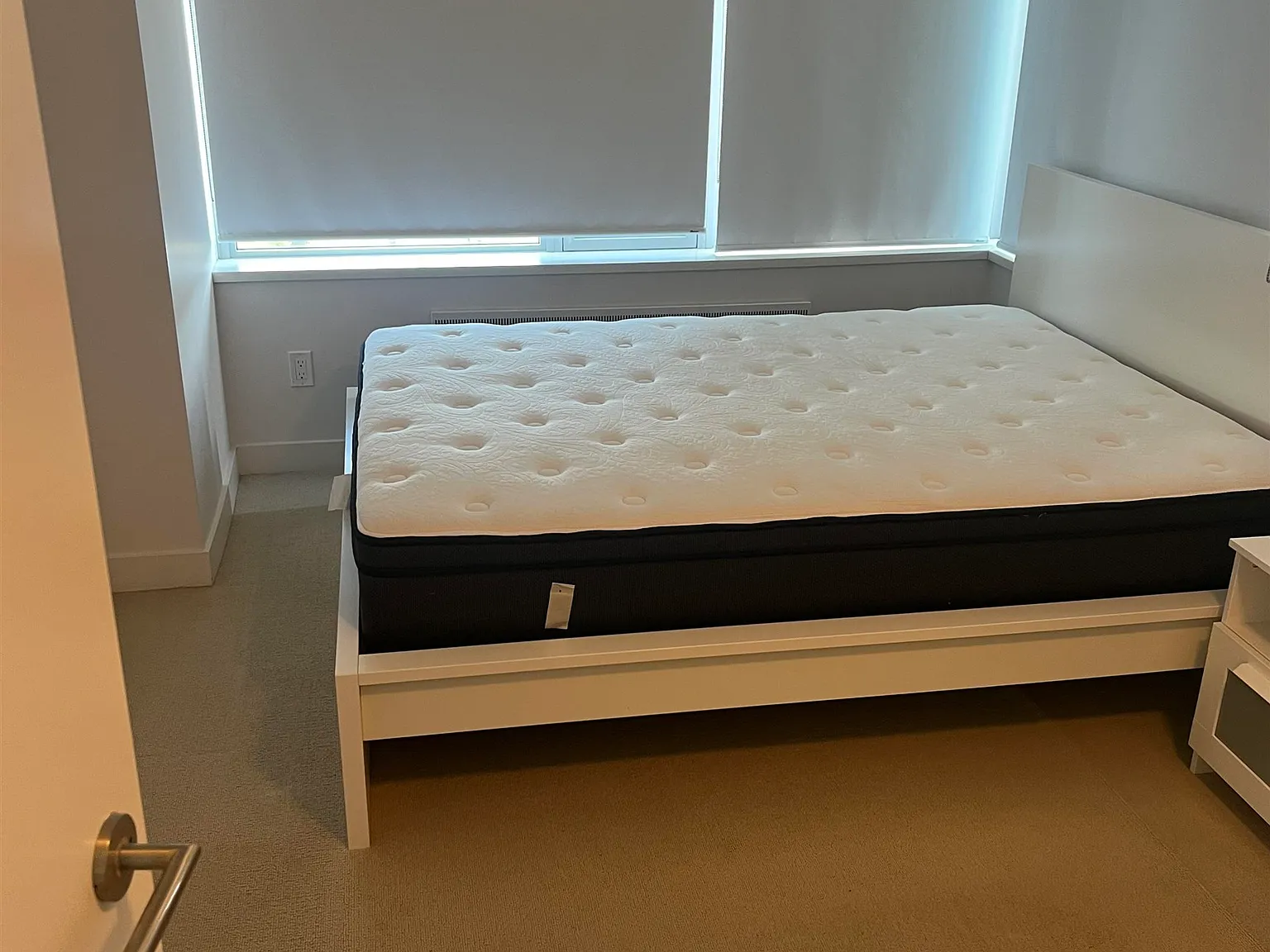 2 bed, 840 sqft, $3,000 — Photo 4