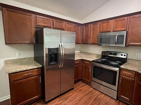 3rd image of 49448 E Woods Dr #49448