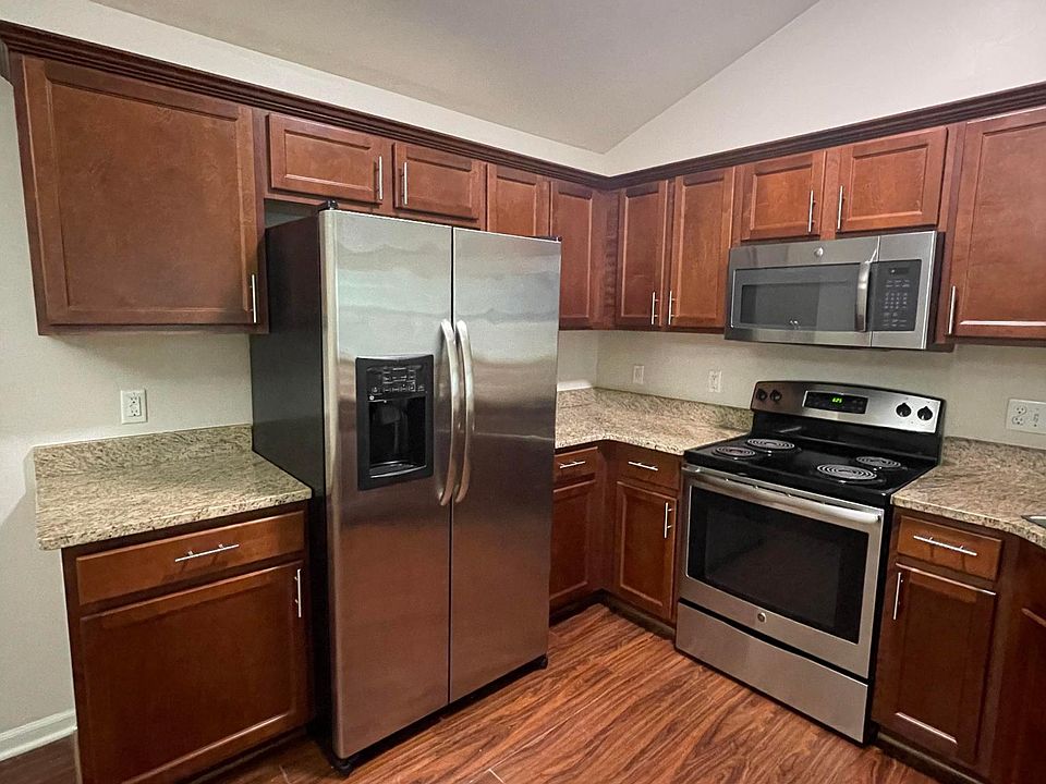 1st image of 49396 E Woods Dr #49396