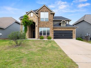 10420 Langham Dr, Waco, TX 76708