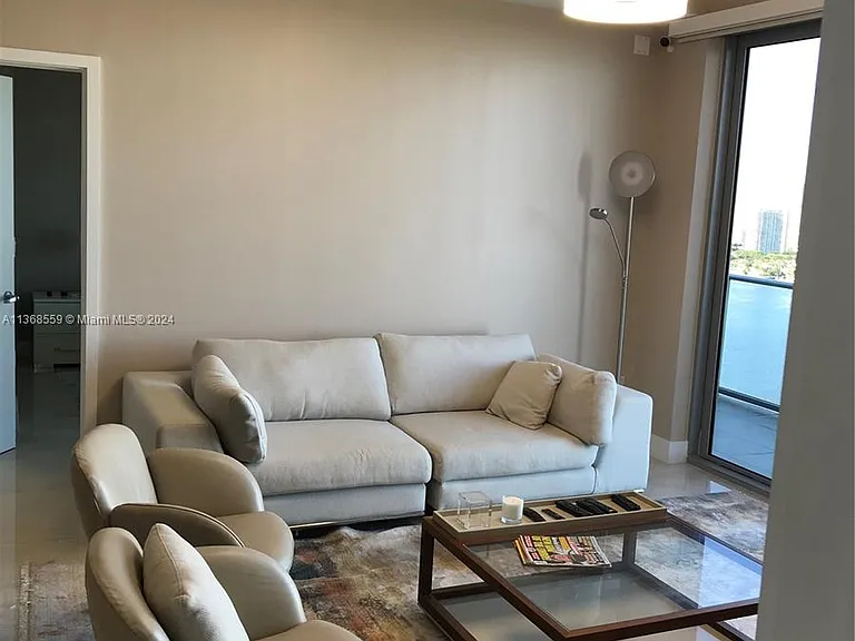16385 Biscayne Blvd #7 — Photo 34