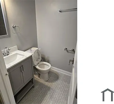 732 W 50th St #2 — Photo 4