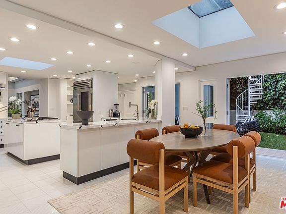 4th image of 1166 San Ysidro Dr