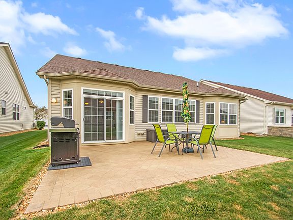 4th image of 16841 S Balaton Dr