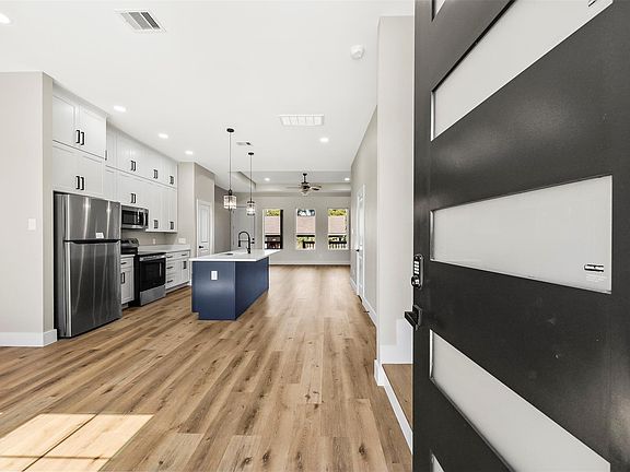 4th image of 5949 Collingsworth St