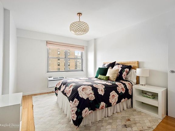5th image of 100 W 93rd St APT 20G
