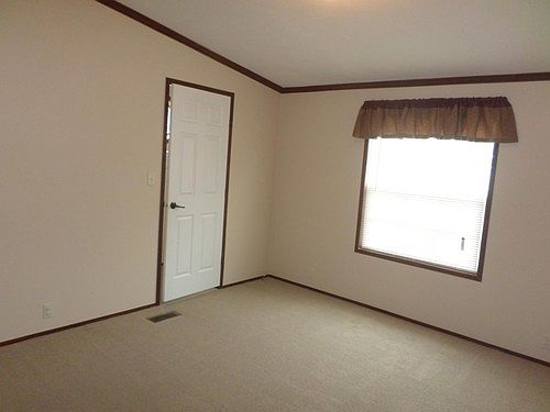 5th image of 4081 Kent Ct