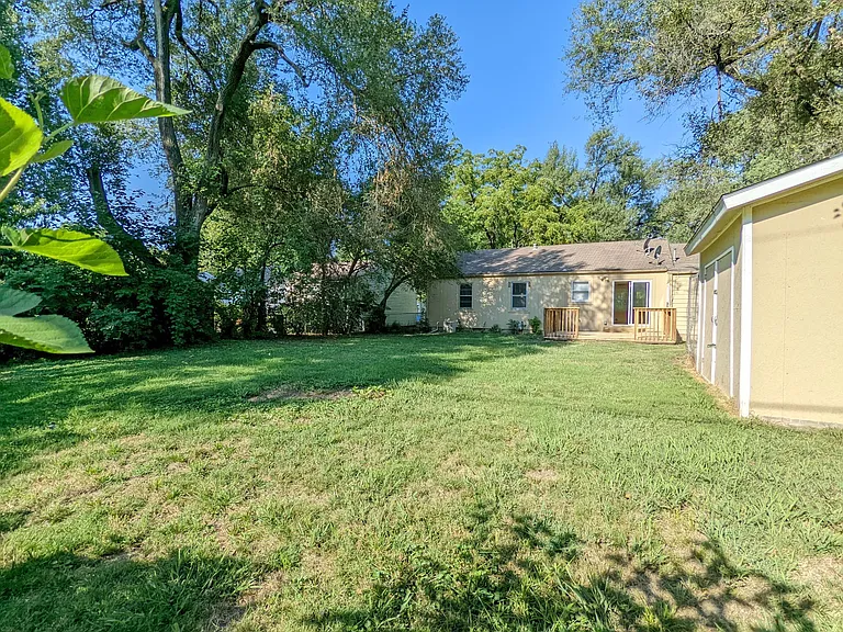 7223 Beverly St — Photo 35