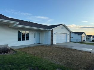 1117 Lakota Ln, Bismarck, ND 58504