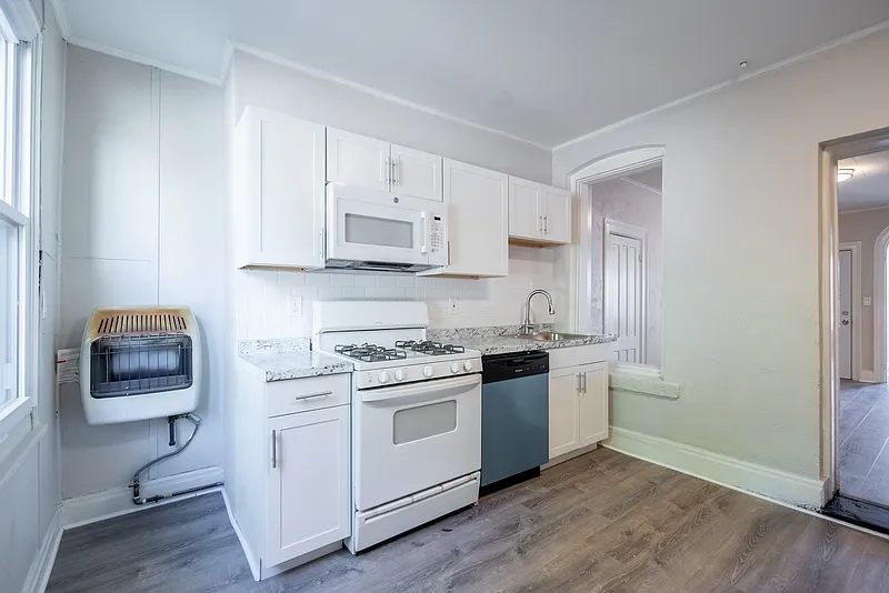 2 bed, 1.0 bath, 1000 sqft, $1,245 — Photo 2