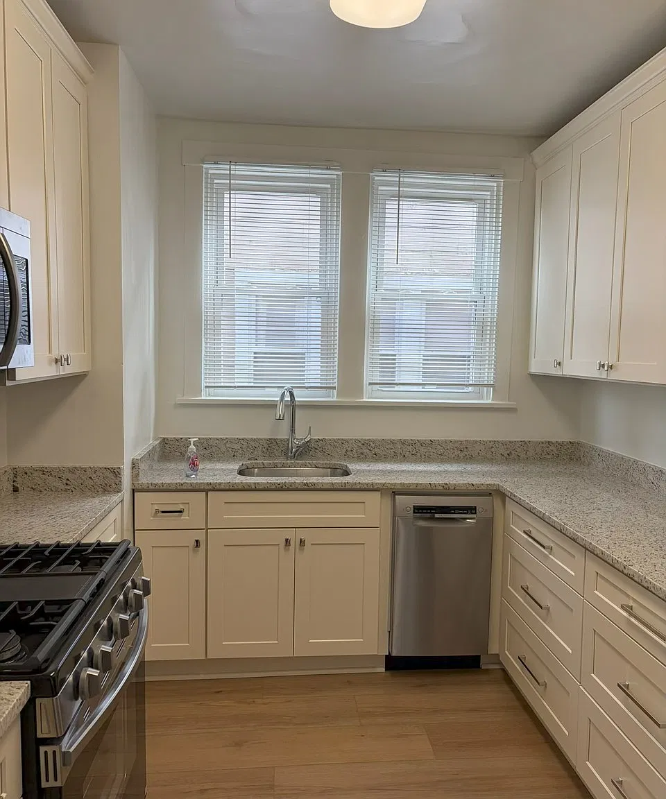 2 bed, 1050 sqft, $1,550 — Photo 3
