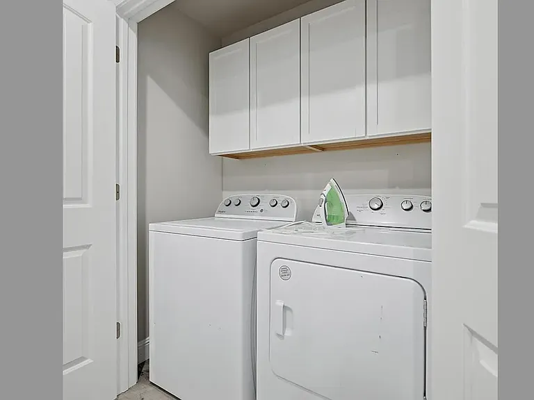 402 N Jackson Ave — Photo 5