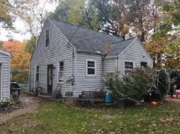 1706 Eckener Dr, Portage, MI 49002