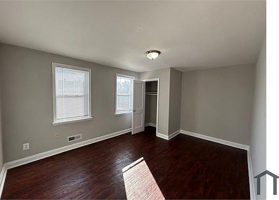 5th image of 3527 Woodstock Ave
