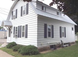 319 W 12th St, Winona, MN 55987