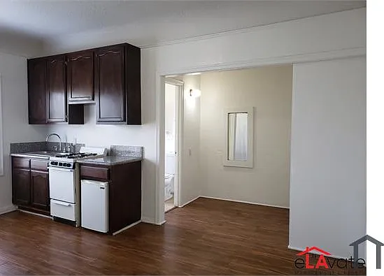 Studio, $2,132 — Photo 4