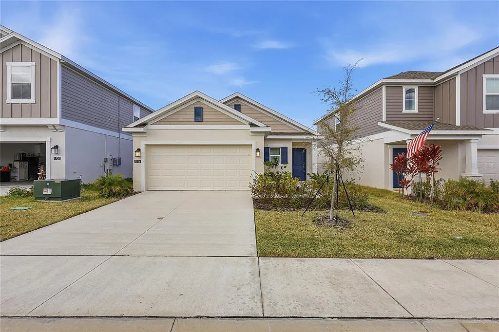 3 bed, 2.5 bath, 1470 sqft, $2,200 — Photo 2