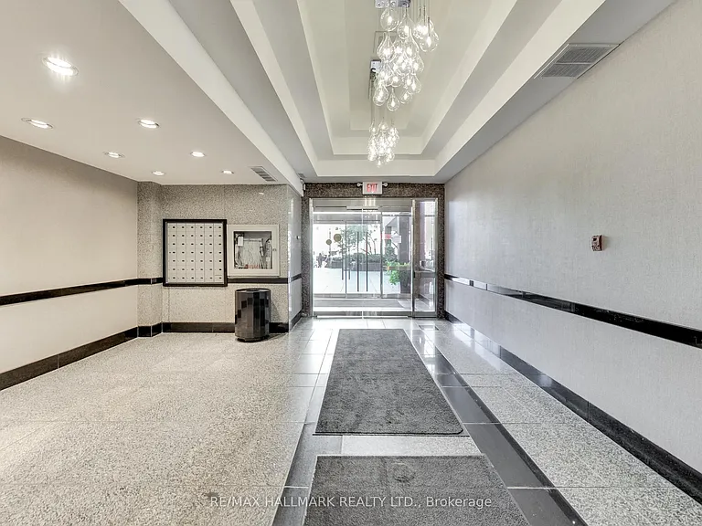 914 Yonge St #1509 — Photo 20