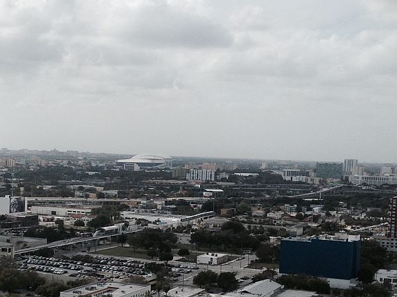 4th image of 1750 N Bayshore Dr APT 3006