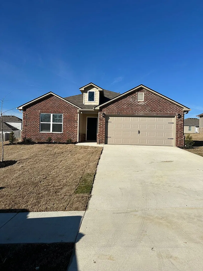 Pre-Leasing Now! Available Soon in Camden Park | 3-Bedroom, 2-Bath Home with a Covered Back Patio — Photo 3