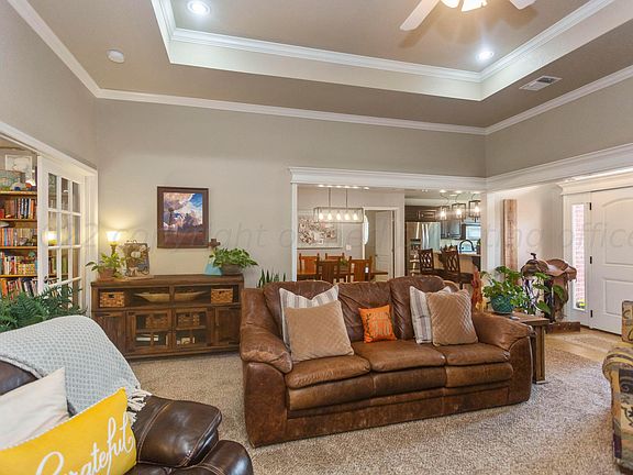 5th image of 903 Red Deer Ln