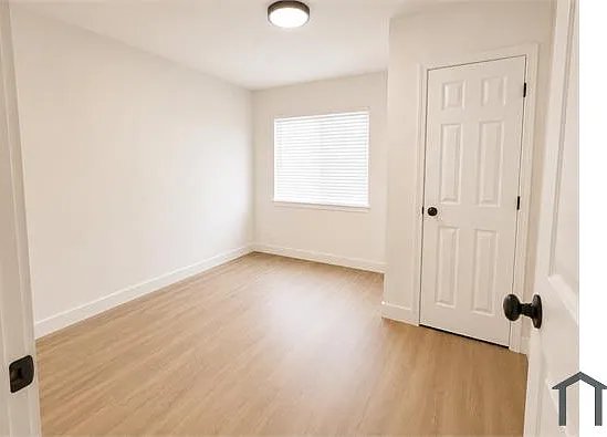 240 W 61st St — Photo 3