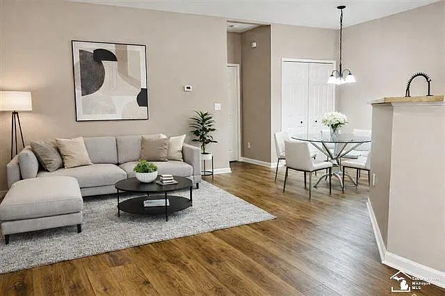 2 bed, 1171 sqft, $1,650 — Photo 3