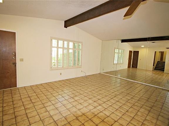 5th image of 3002 Cherry Ln #A