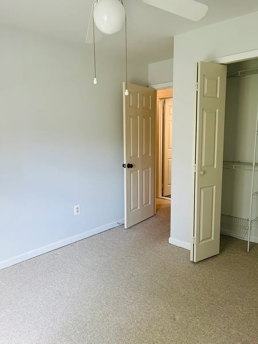 Photo 2 of 8 - Hampstead Ln - Woodbridge, VA Building Photo - Hampstead Ln