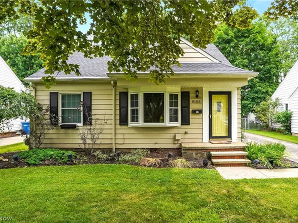 8103 Olmway Ave, Olmsted Falls, OH 44138
