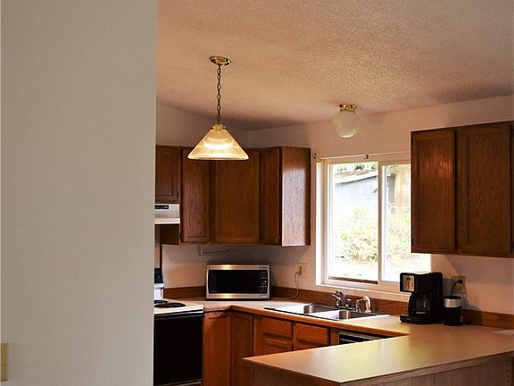5th image of 316 Sugar Pine Dr
