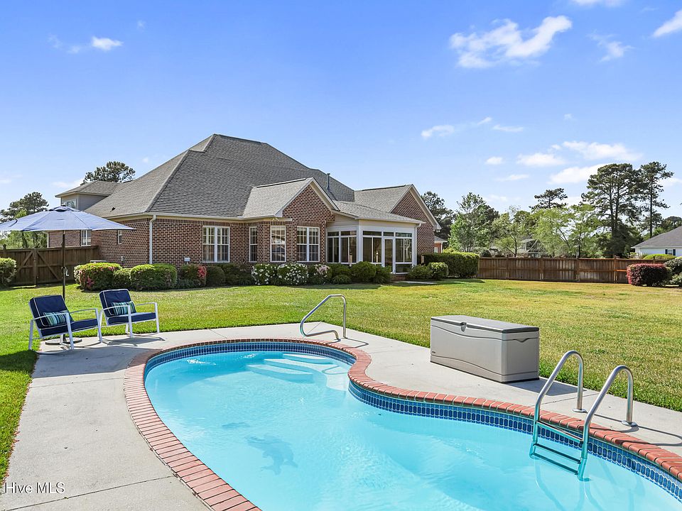1st image of 1111 Parkmore Court