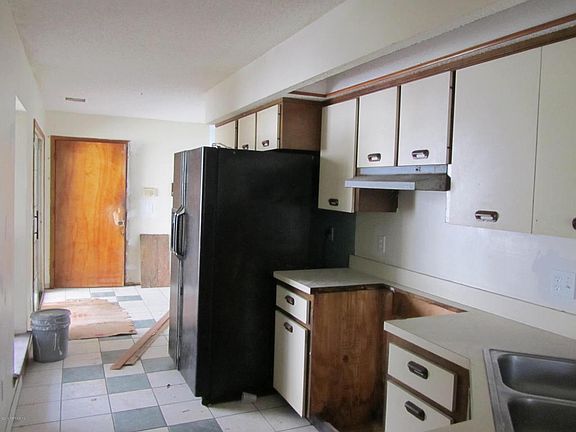 4th image of 1204 Fromage Way