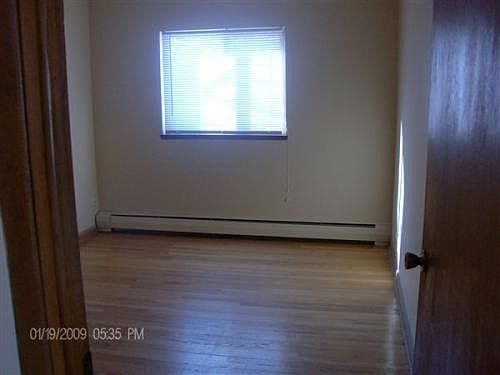 5th image of 718 N Court St APT 10