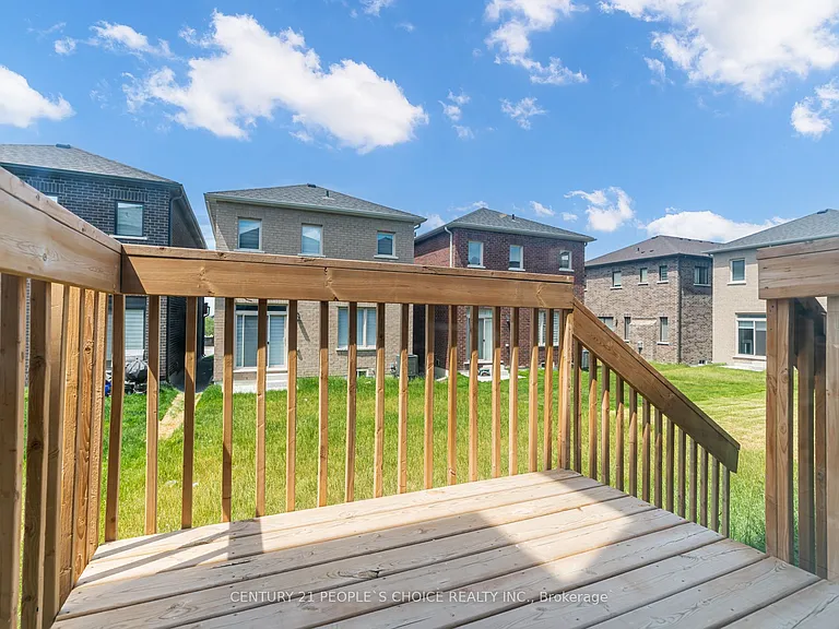 2237 Crystal Dr — Photo 41
