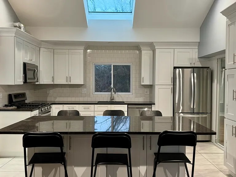 13761 S Archer Ave — Photo 3