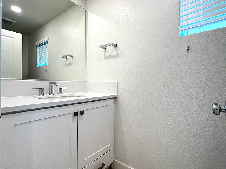 1645 W Lincoln Ave #101 — Photo 11